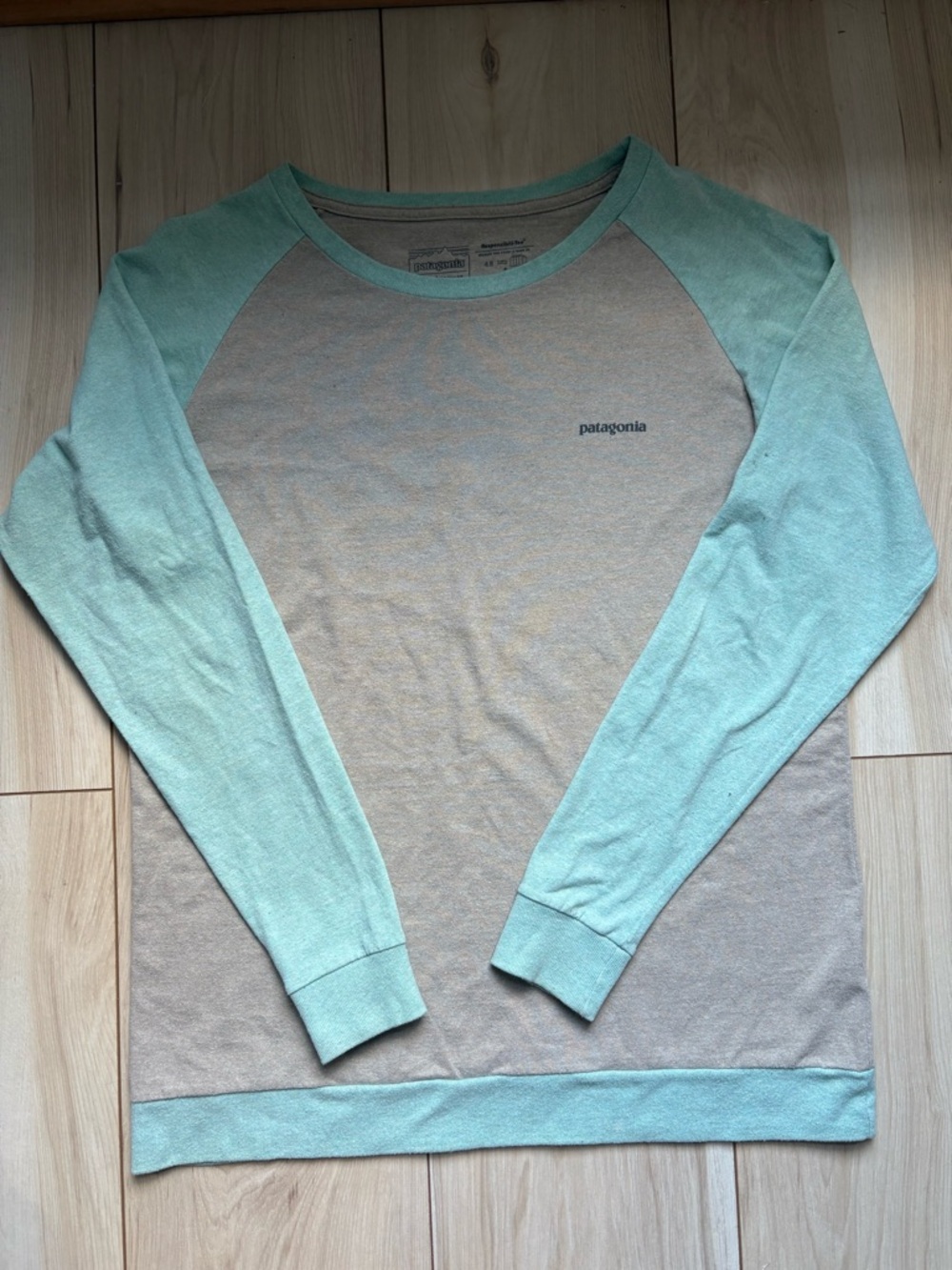 Patagonia Long Sleeve Raglan Tee Responsibili Tee Gray Green Size Medium Graphic - Picture 2 of 5